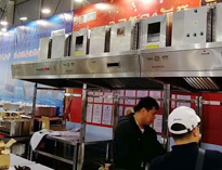   香蕉毛片视频2019年上海国际酒店用品展开展，引来不少游客围观